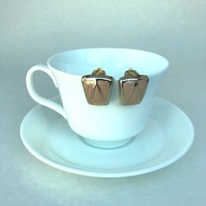 VINTAGE Peach Pearl Enamel Clip-On Earrings